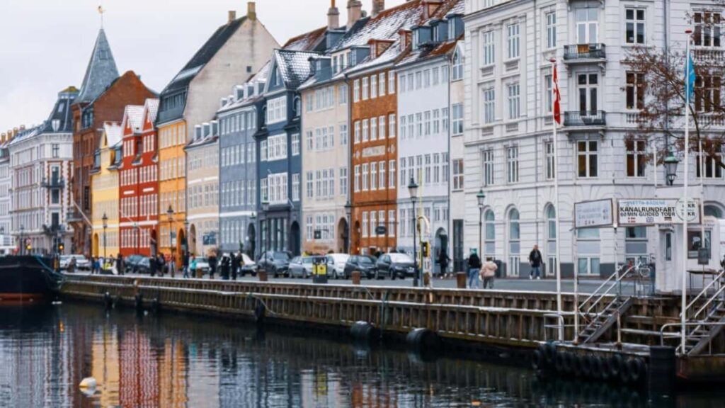 2025 Poland LinkedIn Full Category Advertising Rate Card Georgia View
