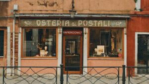 : Moj-, before-after .